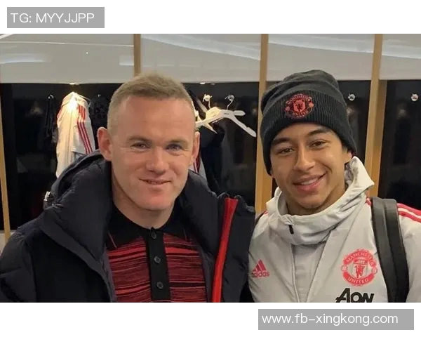 鲁尼到林加德餐厅打包美食微笑竖大拇指引发热议